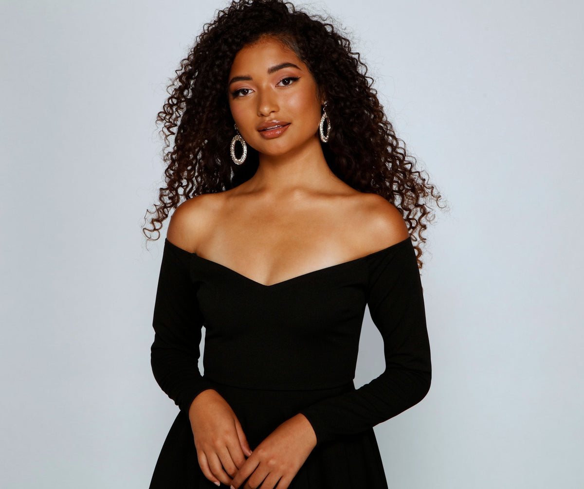 Layered Dress with an Off-Shoulder Neck