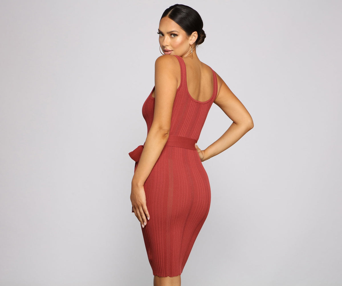 Ribbed Midi Dress with a Scoop Neck