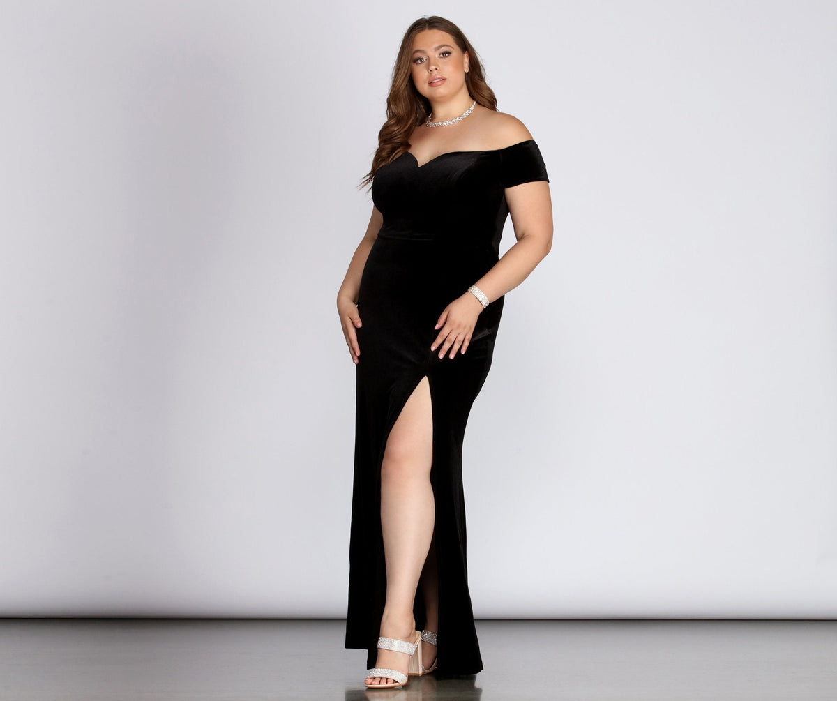 Velvet Evening Dress with a Sweetheart Neck