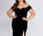 Velvet Evening Dress with a Sweetheart Neck