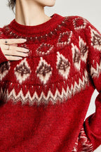 Relaxed-Fit Long-Sleeve Sweater with a Round Neck