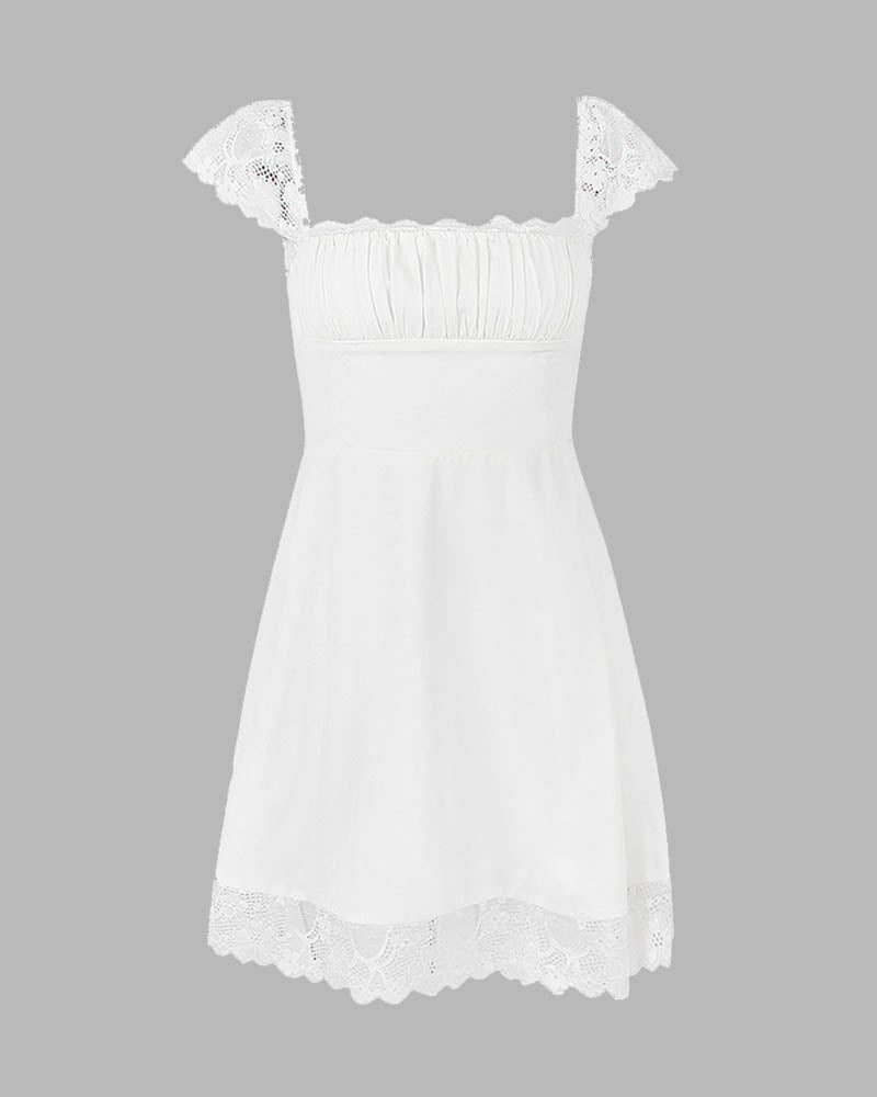 Lace Short-Sleeve Mini Dress with a Sweetheart Neck