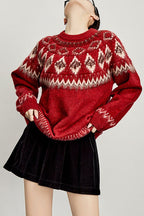 Relaxed-Fit Long-Sleeve Sweater with a Round Neck