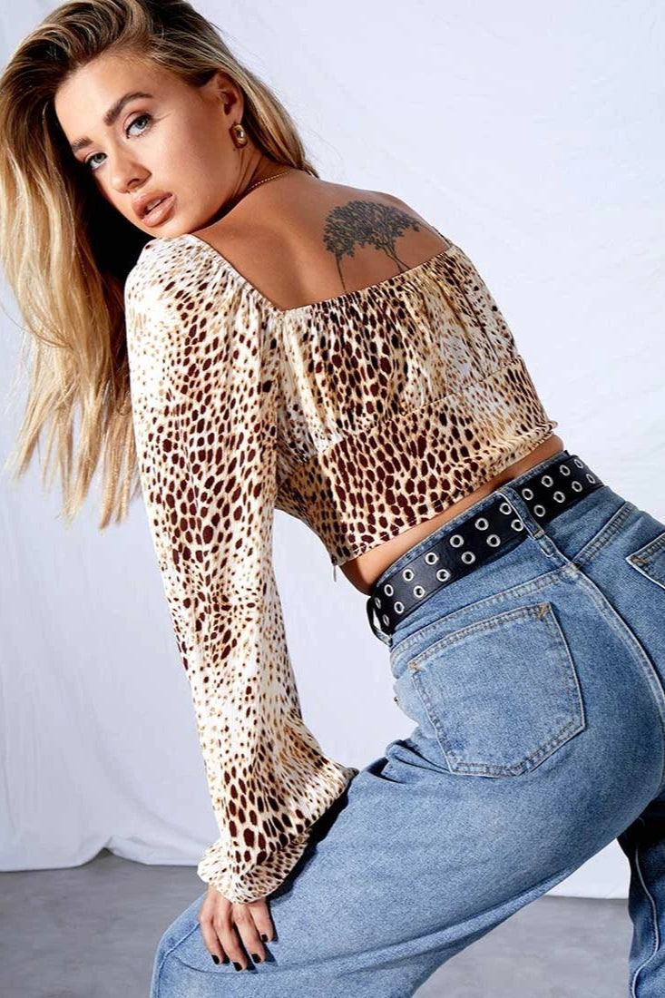 Puff-Sleeve Cropped Crop Top with a Button Front