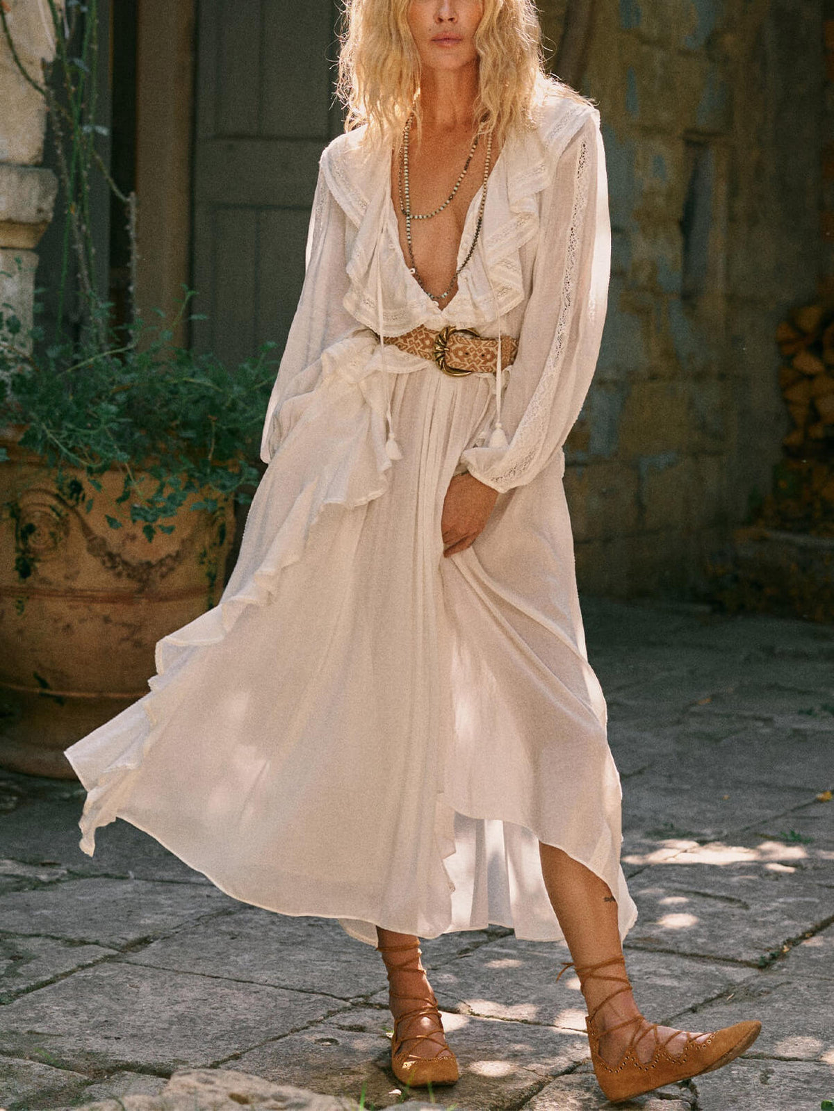 Balloon-Sleeve Retro Dress with Lace Details