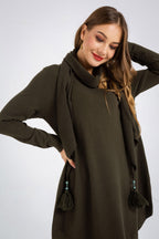 Knit Long-Sleeve Scarf with a Round Neck