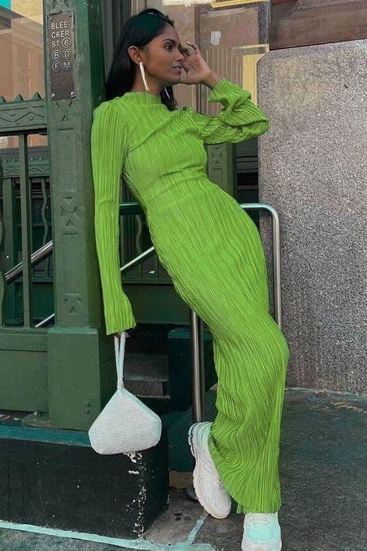Long-Sleeve Fitted Dress with a Round Neck