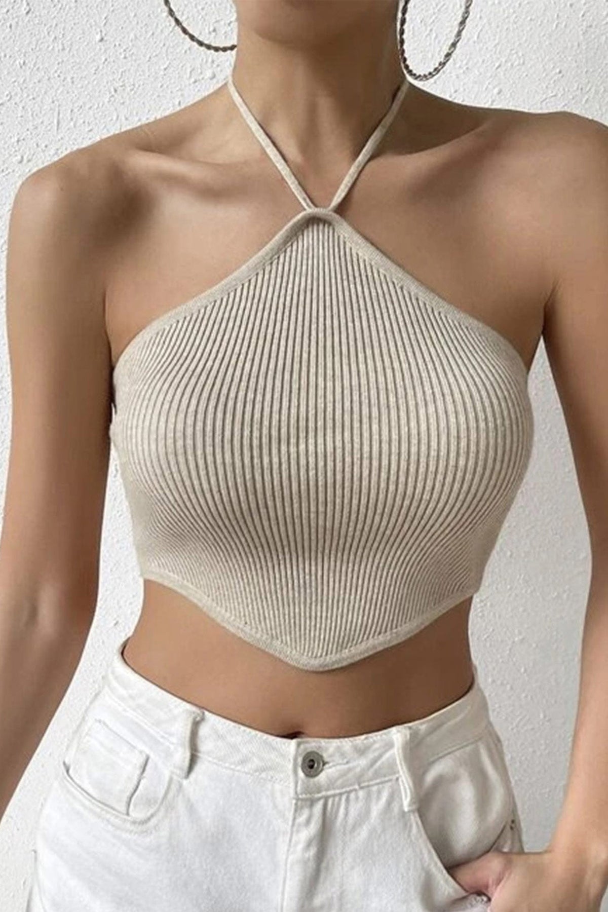 Ribbed Cropped Crop Top with a Halter Neck