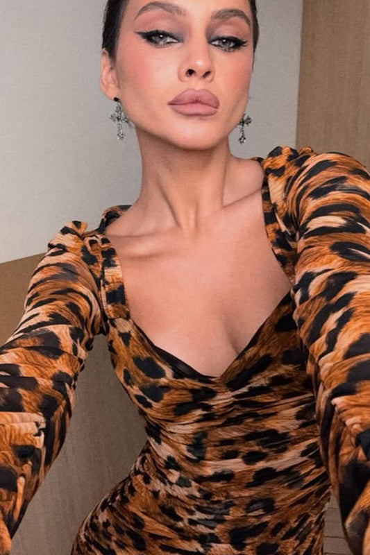Leopard-Print Bodycon Maxi Dress with a Square Neck