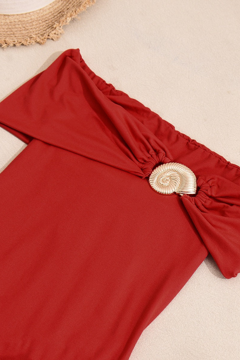 Off-Shoulder Bodycon Strapless Dress with an Open Back