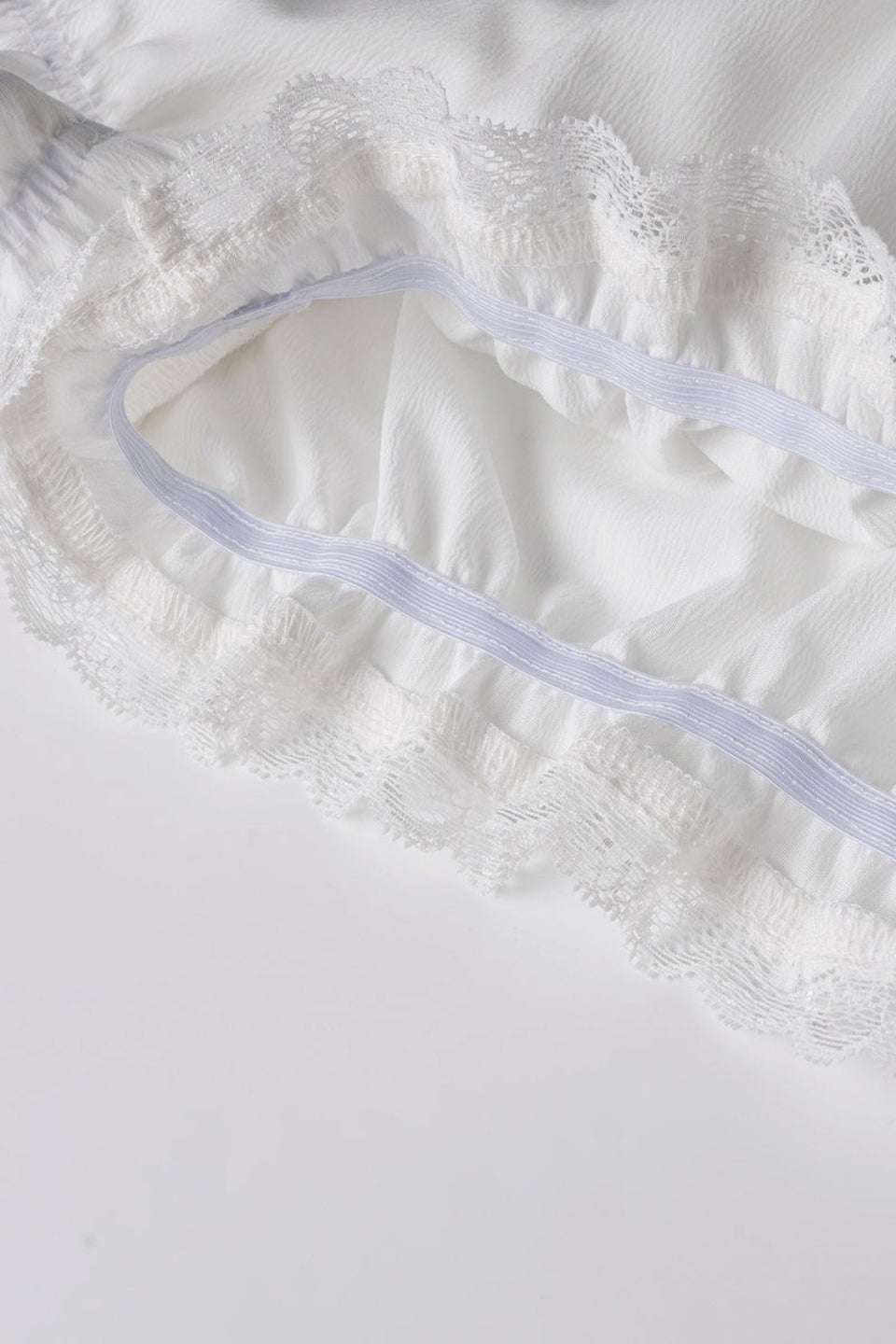 Low-Rise Bodycon Ruffled Shorts with Drawstring Detail