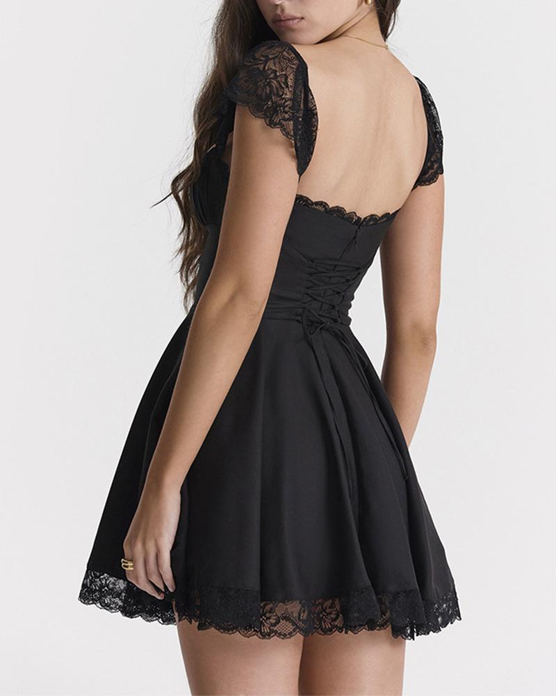 Lace Short-Sleeve Mini Dress with a Sweetheart Neck